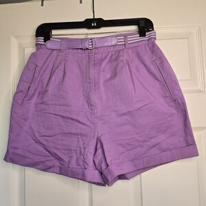 Lilac shorts with belt